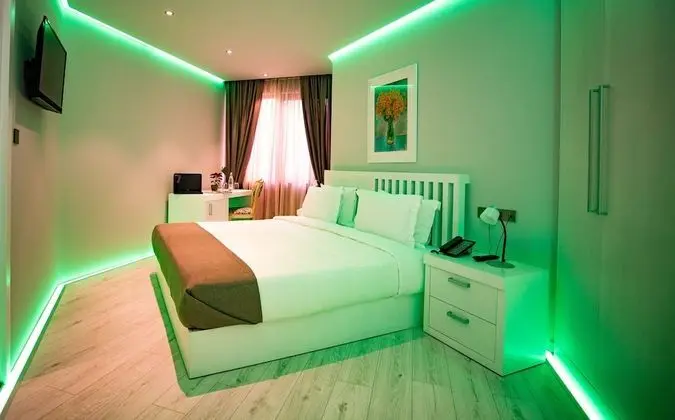 Metro Hotel Tirana - Oda