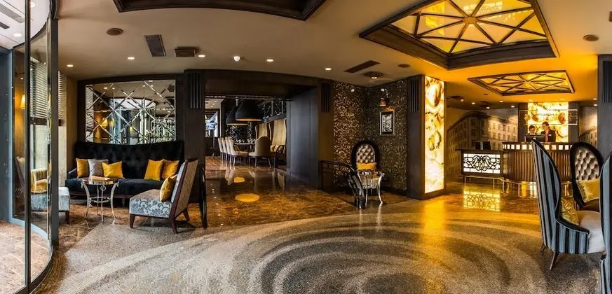 Metropole Hotel by Semarah - Lobi