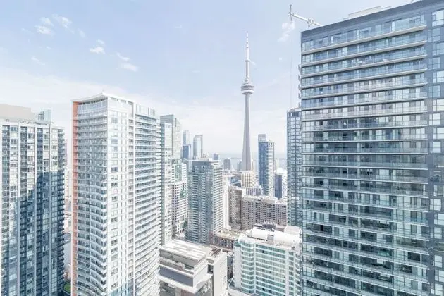Metropolis Suites - Peter St
