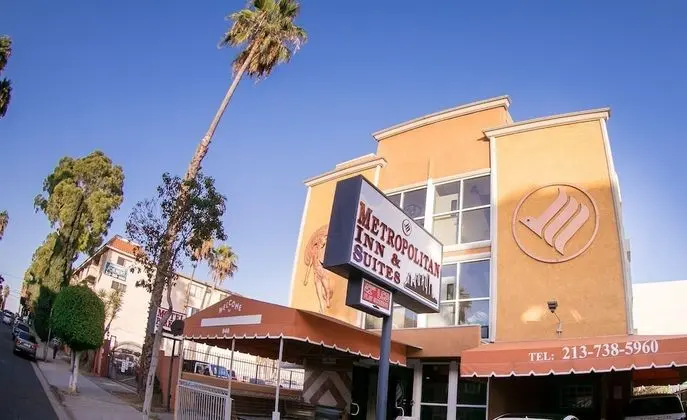 Metropolitan Inn & Suites - Dış Mekan