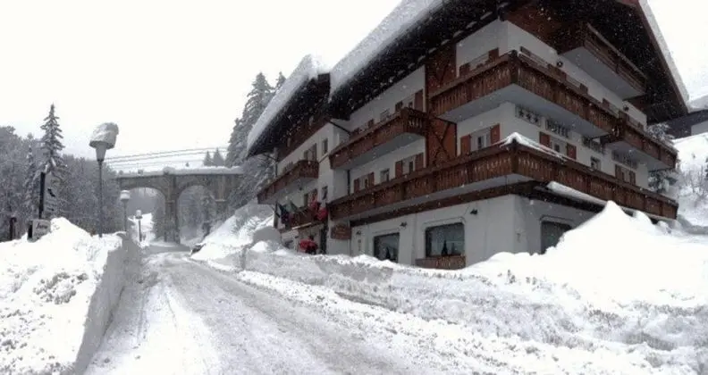 Hotel Meublé Villa Neve