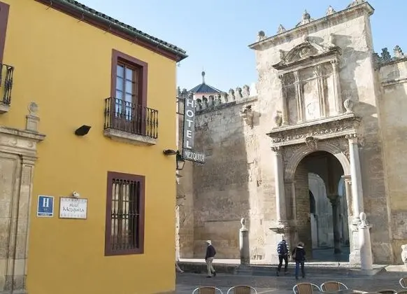 Hotel Mezquita - Dış Mekan