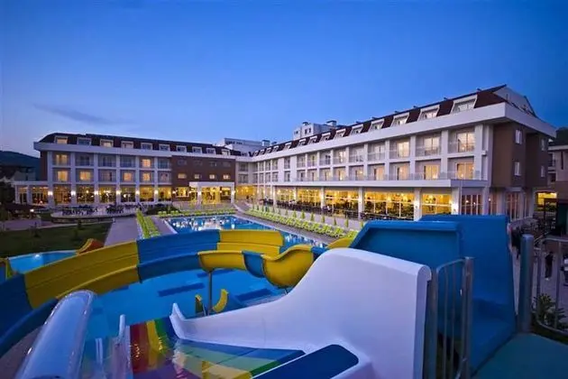 Mg White Lilyum Hotel