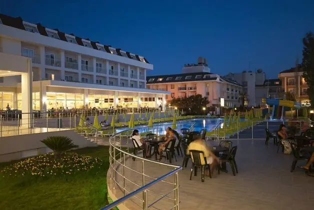 Mg White Lilyum Hotel - Dış Mekan