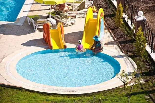 Mg White Lilyum Hotel - Havuz