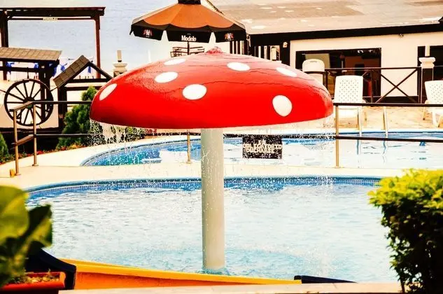 Hotel Mi Paraíso Río Dulce - Havuz