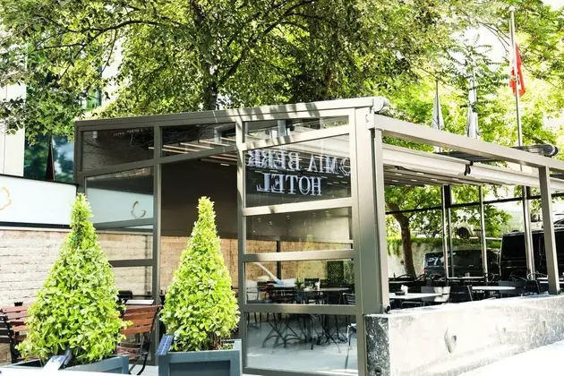 Mia Berre Hotel.