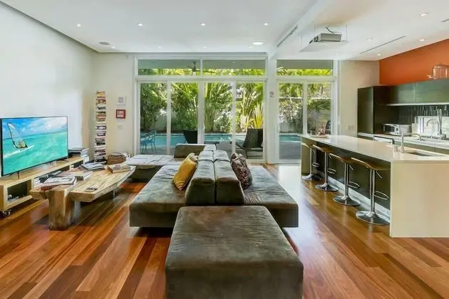 Miami Abode - Private & Sanitized, Perfect for Working From Home. Private Pool, Pet Friendly. Super-host Support - Lobi