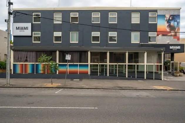Miami Hotel Melbourne - Dış Mekan