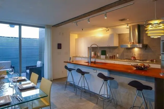 Miami Regatta House - Perfect for Social Distancing & Working From Home. Private Pool & Courtyard, Pet Friendly. Comes With 1-1 Guest House. Super-host Support - Mutfak