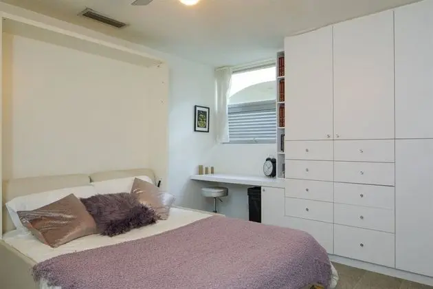 Miami Regatta House - Perfect for Social Distancing & Working From Home. Private Pool & Courtyard, Pet Friendly. Comes With 1-1 Guest House. Super-host Support - Oda
