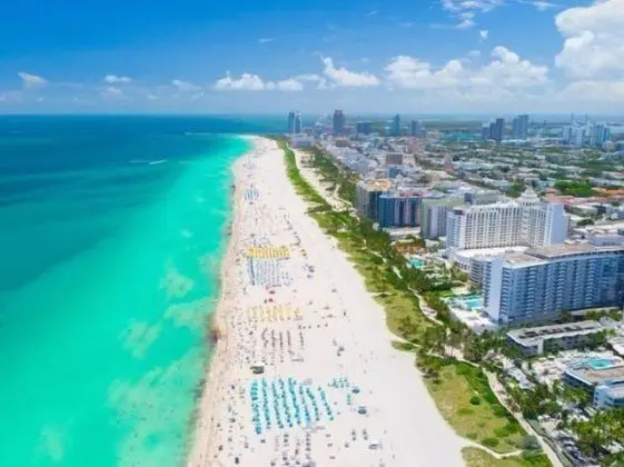 Miami Regatta House - Perfect for Social Distancing & Working From Home. Private Pool & Courtyard, Pet Friendly. Comes With 1-1 Guest House. Super-host Support - Plaj