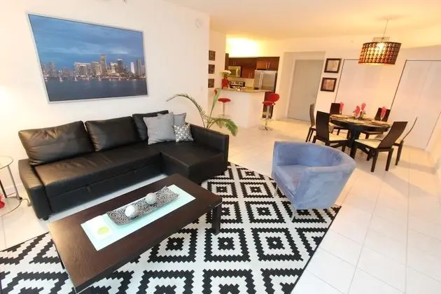 Miami by Vacation District - Oda