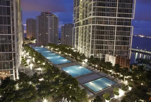 Miami Vacation Rentals - Brickell - Havuz