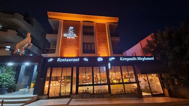 Mic Royal Hotel +12