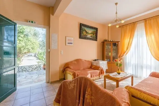 Michalis Large Private Pool Walk to Beach Sea Views A C Wifi Car Not Required Eco-friendly - 1828 - Oda