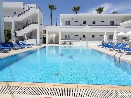 Michalis Studios & Apartments - Havuz