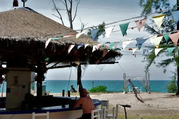 Micky Monkey Beach Hotel Phuket Maikhao Thailand - Havuz