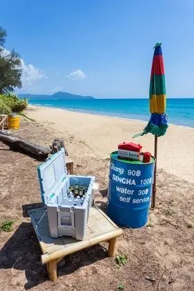 Micky Monkey Beach Hotel Phuket Maikhao Thailand - Plaj
