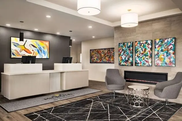 Microtel Inn & Suites Montreal Airport - Dorval QC - Lobi