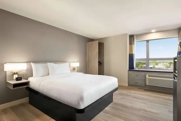 Microtel Inn & Suites Montreal Airport - Dorval QC - Oda