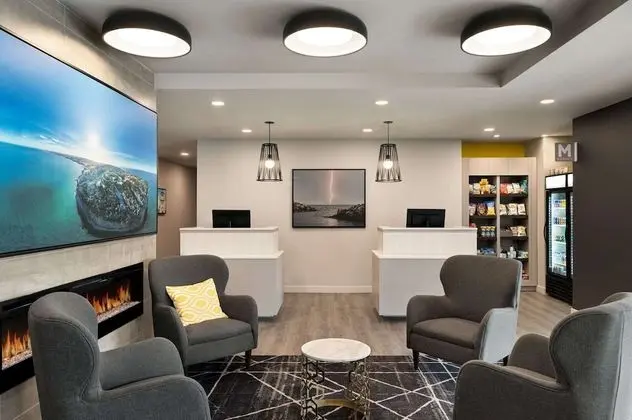 Microtel Inn & Suites by Wyndham Antigonish - Lobi