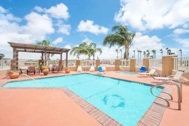 Microtel Inn & Suites by Wyndham Aransas Pass/Corpus Christi - Havuz