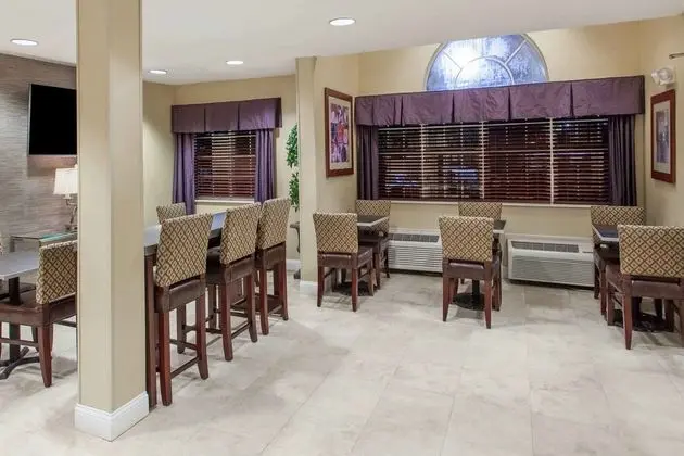Microtel Inn & Suites By wyndham Atlanta/Buckhead