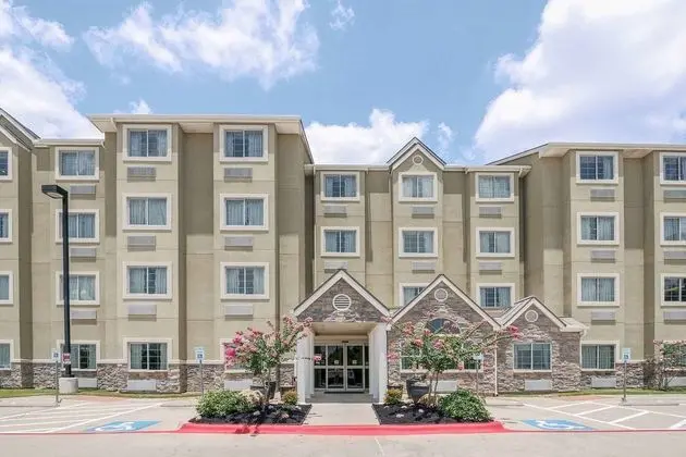 MICROTEL INN AND SUITES BY WYNDHAM AUSTIN AIRPORT