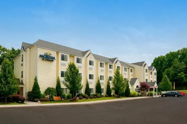 MICROTEL INN & SUITES BY WYNDHAM BECKLEY EAST