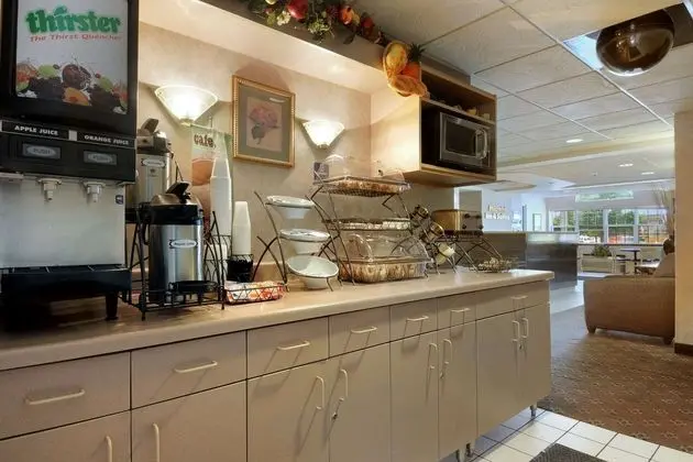 MICROTEL INN & SUITES BY WYNDHAM BLOOMINGTON/MINN