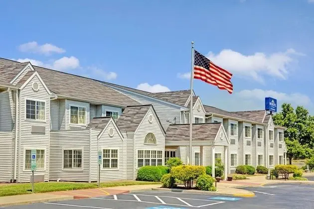 MICROTEL INN & SUITES BY WYNDHAM BURLINGTON