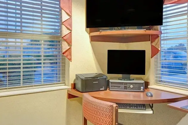 MICROTEL INN & SUITES BY WYNDHAM BURLINGTON