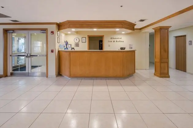 Microtel Inn and Suites By Wyndham Culiacan - Lobi