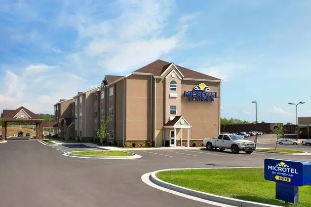 MICROTEL INN & SUITES BY WYNDHAM FAIRMONT