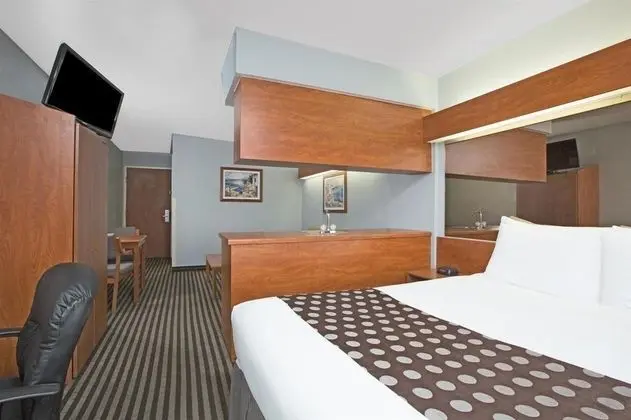 MICROTEL INN & SUITES BY WYNDHAM GARLAND/DALLAS
