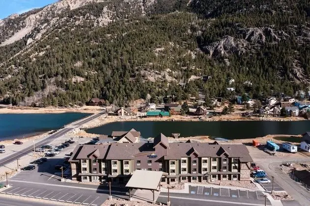 Microtel Inn & Suites by Wyndham Georgetown Lake - Dış Mekan