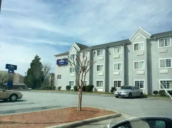 MICROTEL INN & SUITES BY WYNDHAM GREENSBORO