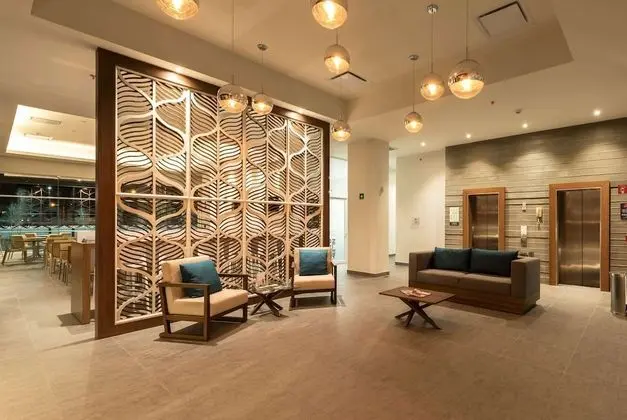 Microtel Inn & Suites by Wyndham Guadalajara Sur - Lobi