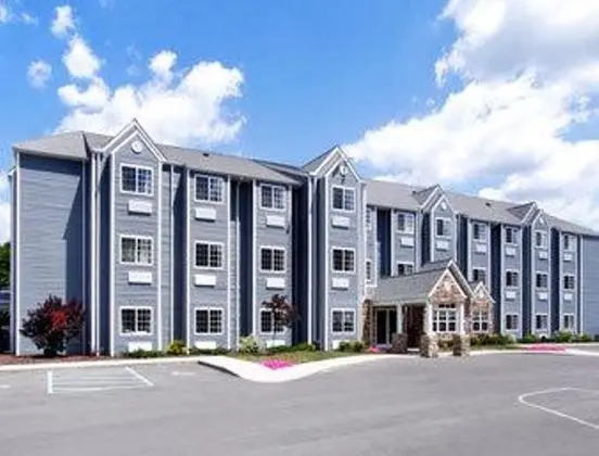 MICROTEL INN & SUITES BY WYNDHAM HAZELTON/BRUCETO