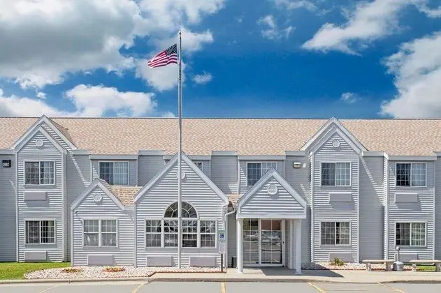 MICROTEL INN & SUITES BY WYNDHAM JANESVILLE