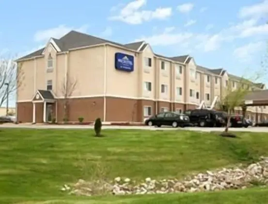 Microtel Inn & Suites by Wyndham Kansas City Airport - Dış Mekan