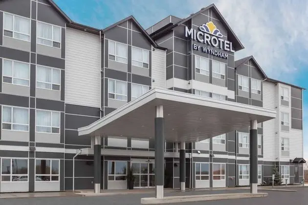 Microtel Inn & Suites by Wyndham Ladysmith Oyster