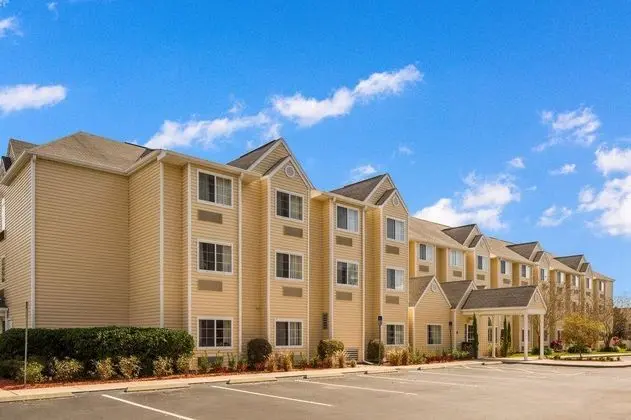 MICROTEL INN & SUITES BY WYNDHAM LEESBURG/MT DORA