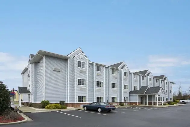 MICROTEL INN & SUITES BY WYNDHAM LILLINGTON NEAR 