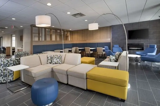 Microtel Inn & Suites by Wyndham Loveland - Lobi