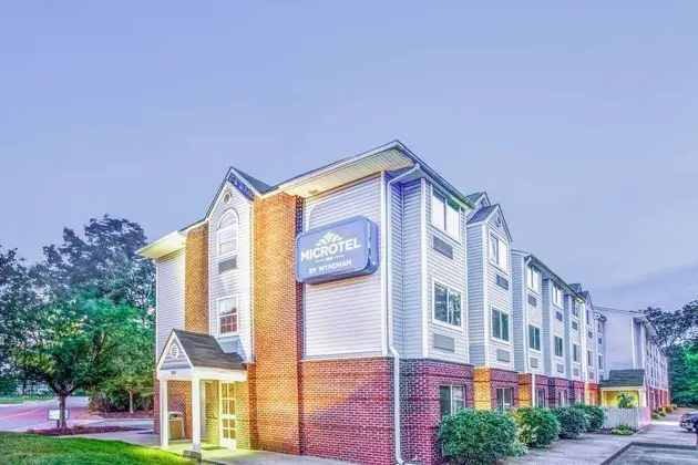 MICROTEL INN & SUITES BY WYNDHAM NEWPORT NEWS AIR