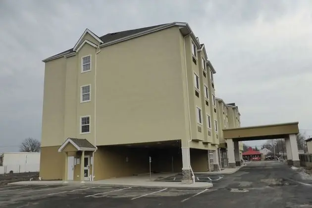 MICROTEL INN & SUITES BY WYNDHAM NIAGARA FALLS