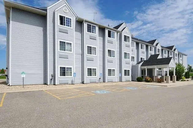 MICROTEL INN & SUITES BY WYNDHAM OWATONNA