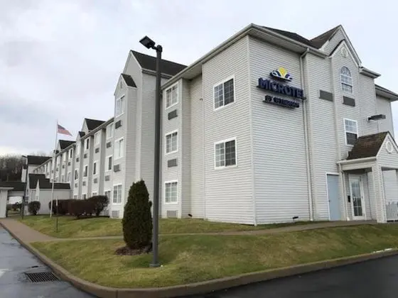 MICROTEL INN & SUITES BY WYNDHAM PITTSBURGH AIRPO